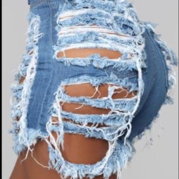 NWT Size 1 distressed Bermuda shorts - Picture 4 of 5